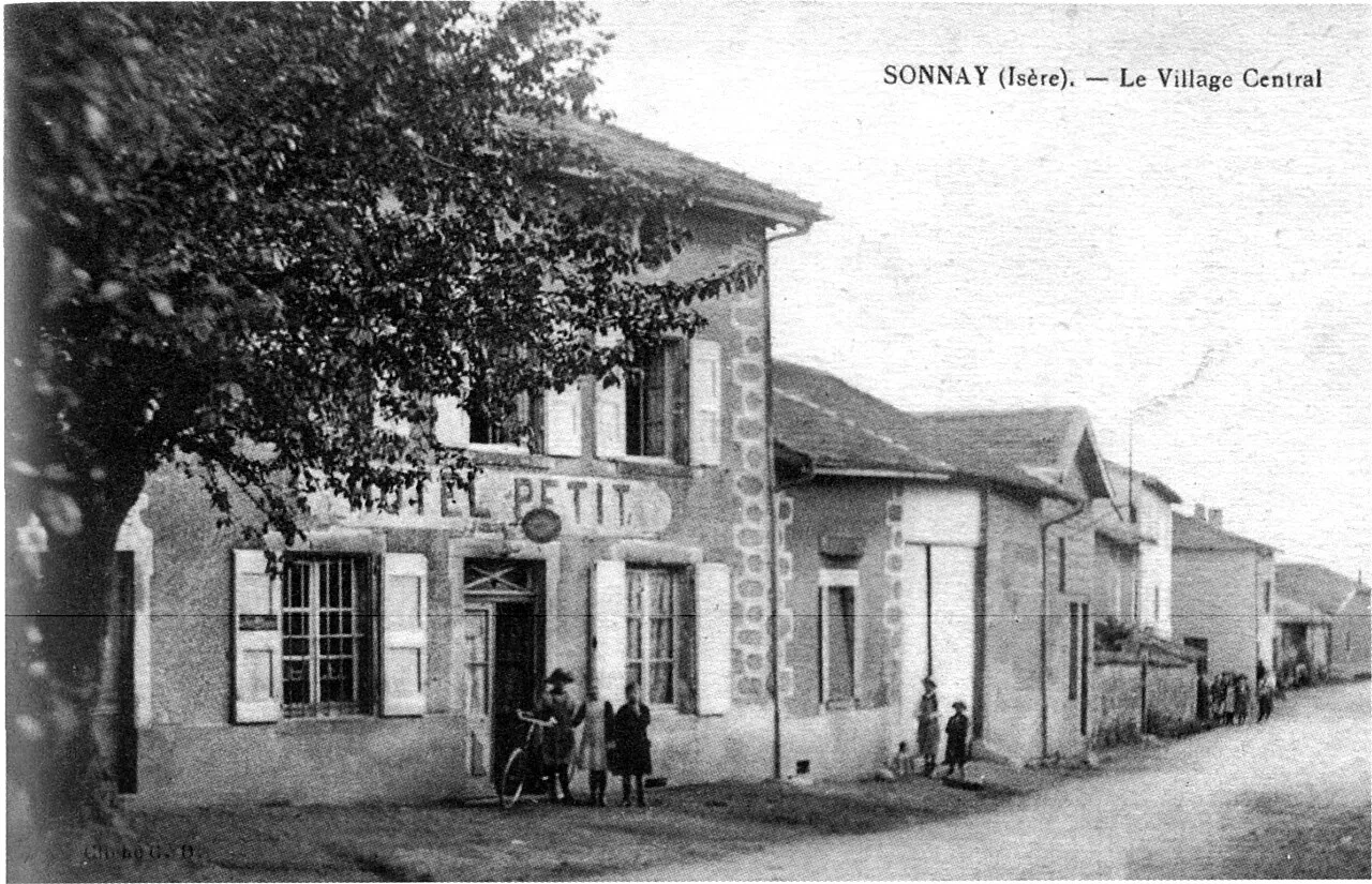 Sonnay, le village central, en 1910